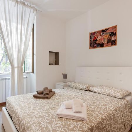 La Via Di Nandi Apartment Trieste Luaran gambar