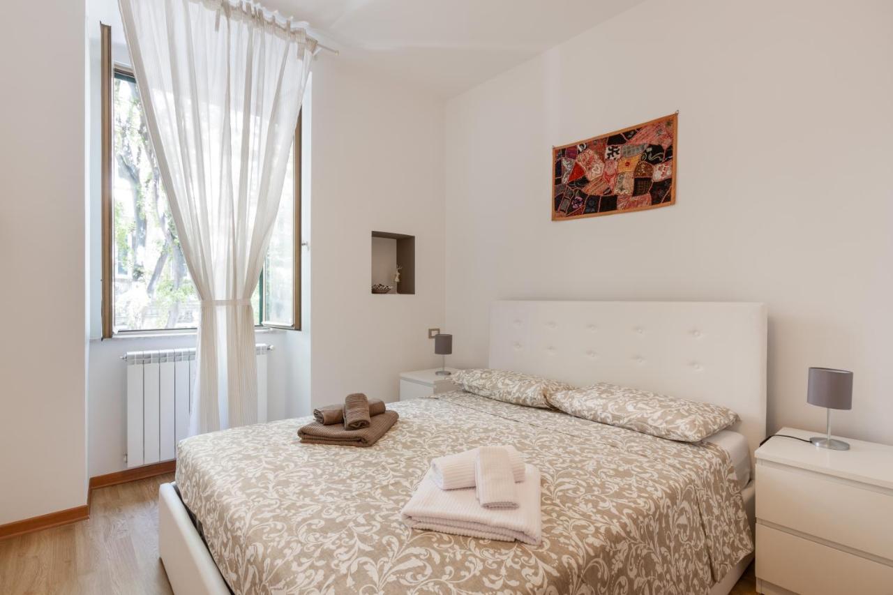 La Via Di Nandi Apartment Trieste Luaran gambar