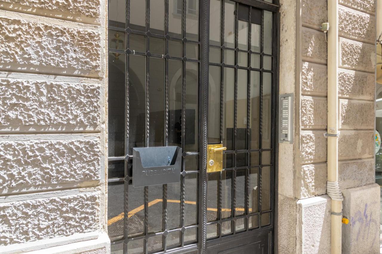 La Via Di Nandi Apartment Trieste Luaran gambar